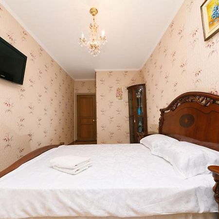 Apartment On Volodymirska 73 Street Киев Екстериор снимка