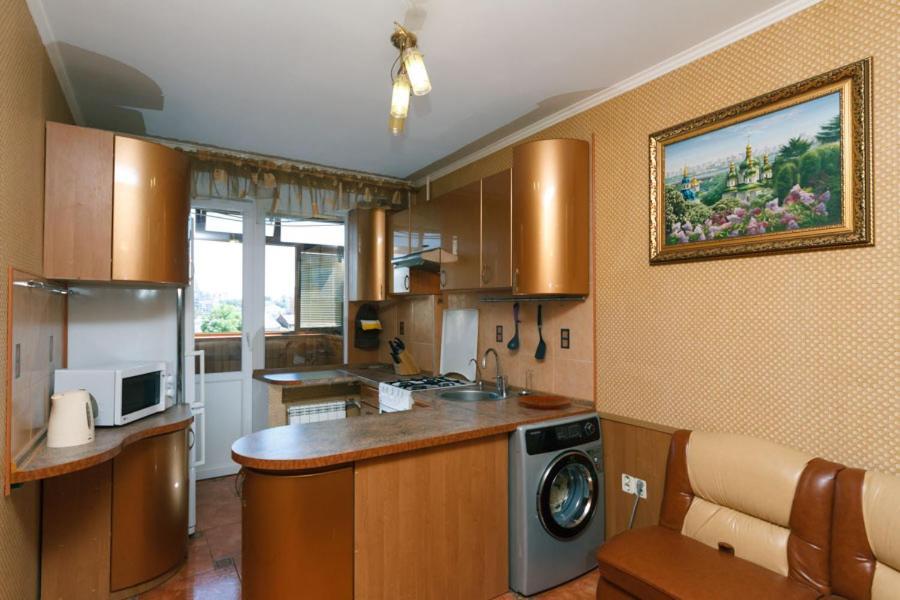Apartment On Volodymirska 73 Street Киев Екстериор снимка