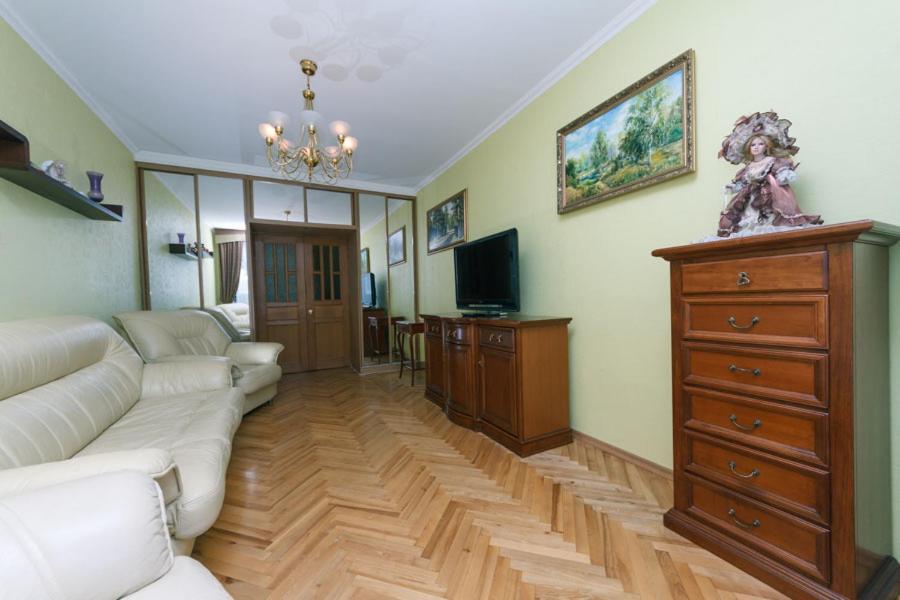 Apartment On Volodymirska 73 Street Киев Екстериор снимка
